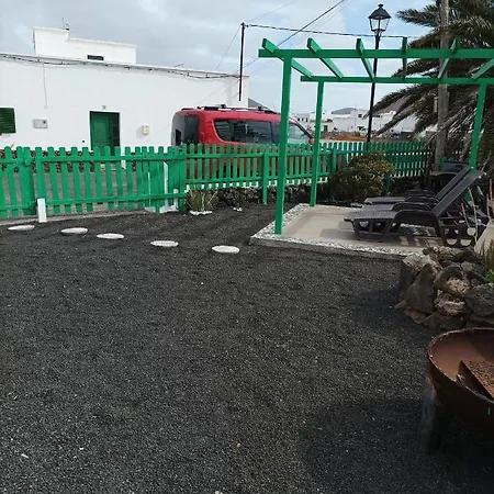 Casa Antonia Reyes, A La Sombra De Famara Appartement